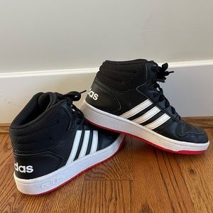 Boys youth size 4 sneaker size